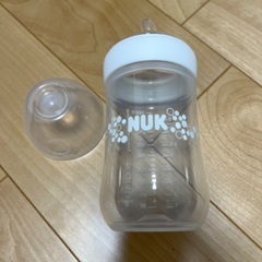 NUK 哺乳瓶