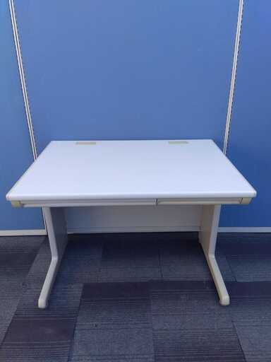 リサイクルデポ鹿児島店　OAデスク　平机　OKAMURA製　事務机　幅1000mm×奥行700mm×高さ700mm