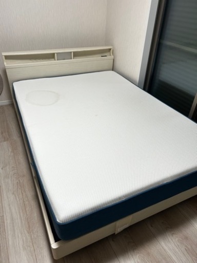 定価15万円 koara コアラマットレス ダブルベッド ベッドフレームセット　一口コンセント　照明付き