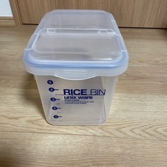 米びつ　密閉容器　カップ付き