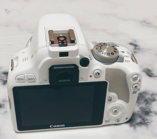 Canon EOS kiss X7 白 ホワイトボディパンケーキレンズ バッテリー2個