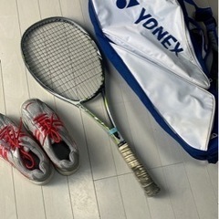 テニスラケット、バッグ、シューズセット