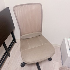 オフィスにあるような椅子【購入予定:ダンクさん】