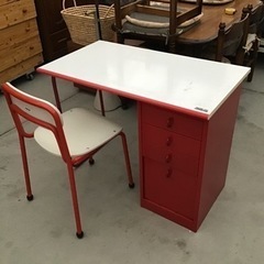 レトロなスチールデスク 赤色 家具 オフィス用家具 机