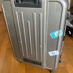 【無料】スーツケース　大