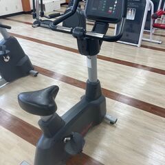 Life Fitness　トレーニングマシン（美品）②