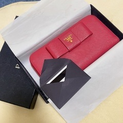 PRADA 長財布ピンク