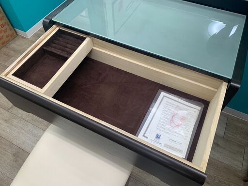 お売りします】 大塚家具 ライト付き ドレッサー 化粧台 鏡台 ダーク