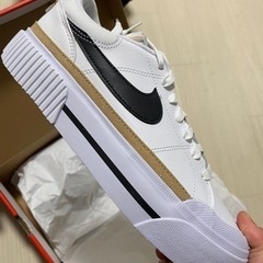 NIKE   ウィメンズ　スニーカー