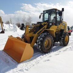 KOMATSU ホイールローダ　WA100-8