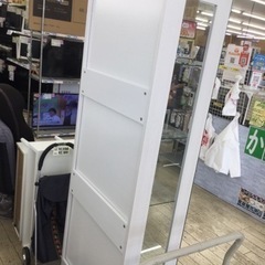 ✨スマートな強化ガラスの棚板❗️取っ手まで美しい❗️後ろ姿も 