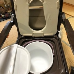 介護用トイレ　家具調トイレ　座楽　はねあげ便座　自動消臭　ポータブルトイレ　パナソニック