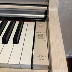 電子ピアノ　ホワイト　YAMAHA