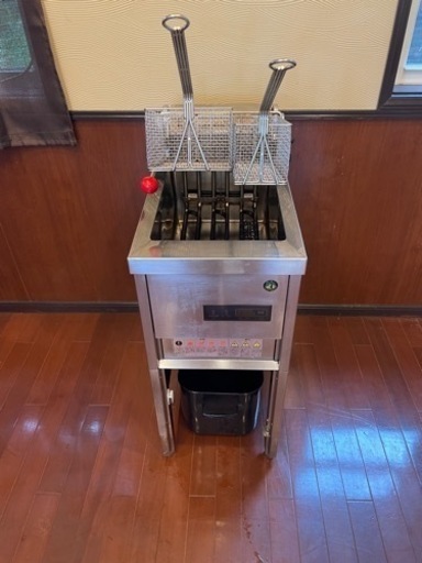 ホシザキ　200V電気フライヤー
