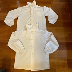 中古　育英湯山幼稚園　　制服ブラウス2枚　サイズ130