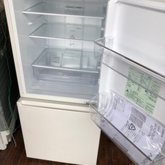 福岡市内配送無料　2021年　AQUA アクア AQR-17K（W） [冷蔵庫（168L・右開き） 2ドア ミルク]