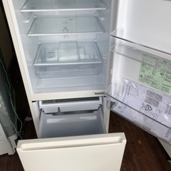 福岡市内配送無料　2021年　AQUA アクア AQR-17K（W） [冷蔵庫（168L・右開き） 2ドア ミルク]