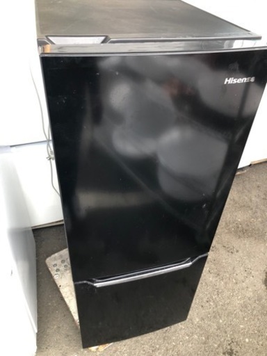 福岡市内配送無料　ハイセンス 冷蔵庫 幅48cm 150L パールブラック HR-D15CB 2ドア 右開き 自動霜取り コンパクト
