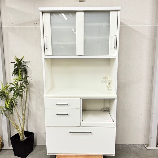 W 16116  NITORI 2枚ガラス扉キッチンボード　食器棚   ◆大阪市内・東大阪市他 5,000円以上ご購入で無料配達いたします！◆ ※京都・高槻・枚方方面◆神戸・西宮・尼崎方面◆奈良方面、大阪南部方面　それぞれ条件付き無料配送あり！