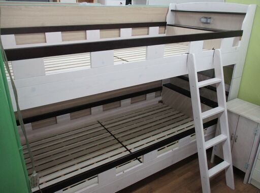 R607 天然木 2段ベッド、コンセント・ライト付き、幅103cm Used