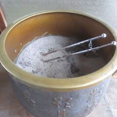 時代物 蜻耳火鉢 2点セット 火箸 灰付き 漢文 在銘 雲峯 漢詩 月 梅の図 手炙り 茶道具 蜻蛉耳 金属工芸 宣徳銅