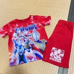 美品　ウルトラマン　光る服