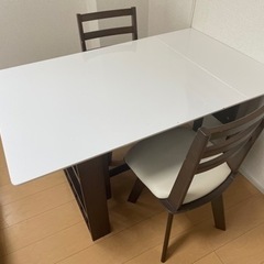 （決まりました）伸縮式テーブル＋椅子の4点セット