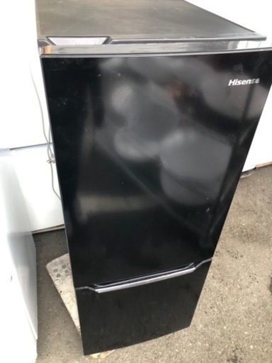 福岡市内配送無料　ハイセンス 冷蔵庫 幅48cm 150L パールブラック HR-D15CB 2ドア 右開き 自動霜取り コンパクト