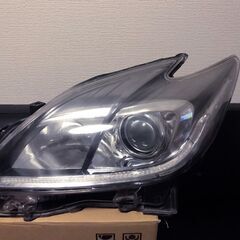 プリウス　ヘッドライトユニット（左右）トヨタ純正品