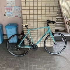ビアンキ　クロスバイク　　大人用自転車　700×28c 