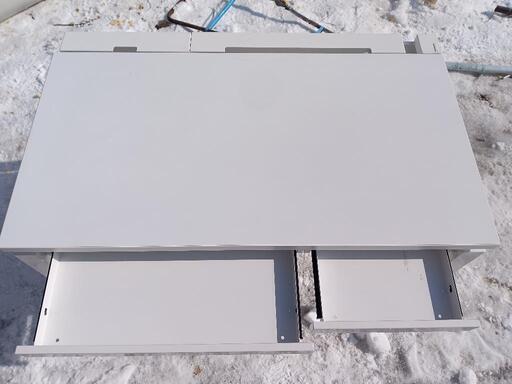 値下げ中　 オフィス用 机ホワイト２台＋椅子2脚セット