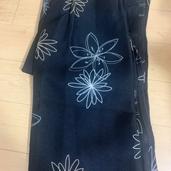 黒×白×ベージュ　花柄カーテン