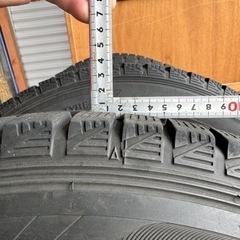 スタッドレスタイヤ　サイズ215/70 16インチ 夏タイヤはめ替えにどうぞ！