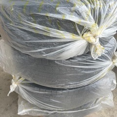 スタッドレスタイヤ　サイズ215/70 16インチ 夏タイヤはめ替えにどうぞ！