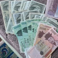 韓国紙幣380000ウォンになります、