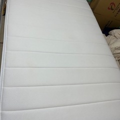 セミダブルマットレス＋セミダブルベットフレーム込み