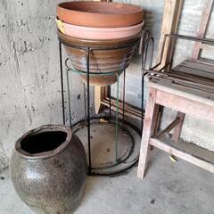 壺や植木鉢椅子色々