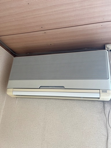古いエアコン