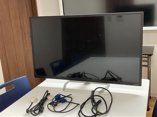 【中古品】PCモニター　31.5型ワイド液晶ディスプレイ