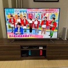 43V TCLテレビとテレビ台