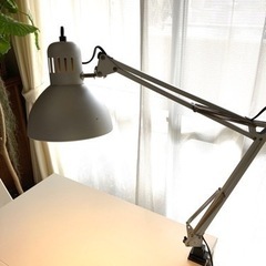 IKEAデスクライト　照明器具