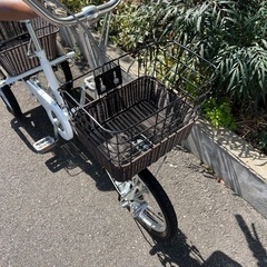 商談中　美品♪ 大人用三輪車 SWING CHARLIE ロータイプ