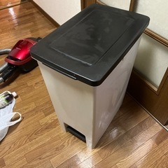 ゴミ箱　ダストボックス