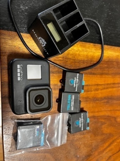 GoPro 8 バッテリー、充電器付き！！