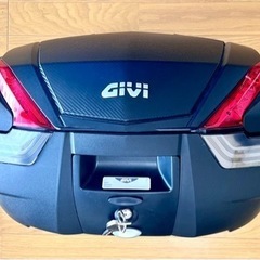 【中古美品】モノキーケース GIVI V47NN 未塗装(カーボ...