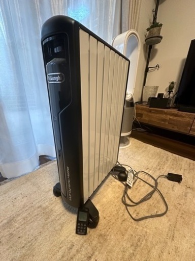 美品　デロンギオイルヒーター