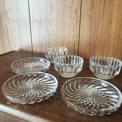素敵なガラス食器　器　皿　生活雑貨 家庭用品