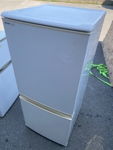 福岡市内配送無料　SHARP 137L 2ドア冷蔵庫 SJ-S14S-W ホワイト