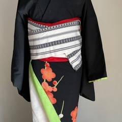 「時を彩る色、紅の魅力に迫る」日本の伝統色と時代の衣装