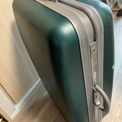 スーツケース高さ70×50×26 鍵付き　無料